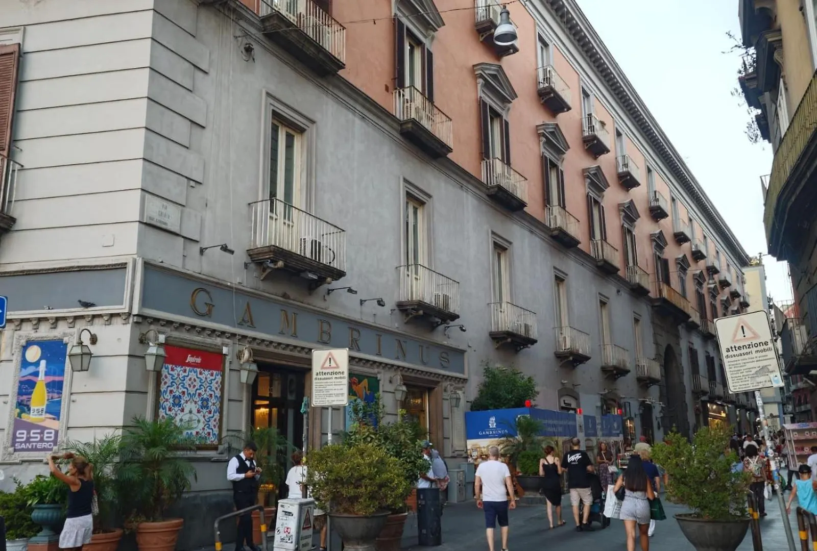 Apartment La Casetta Di Antonella Napoli Centro Storico Chiaia